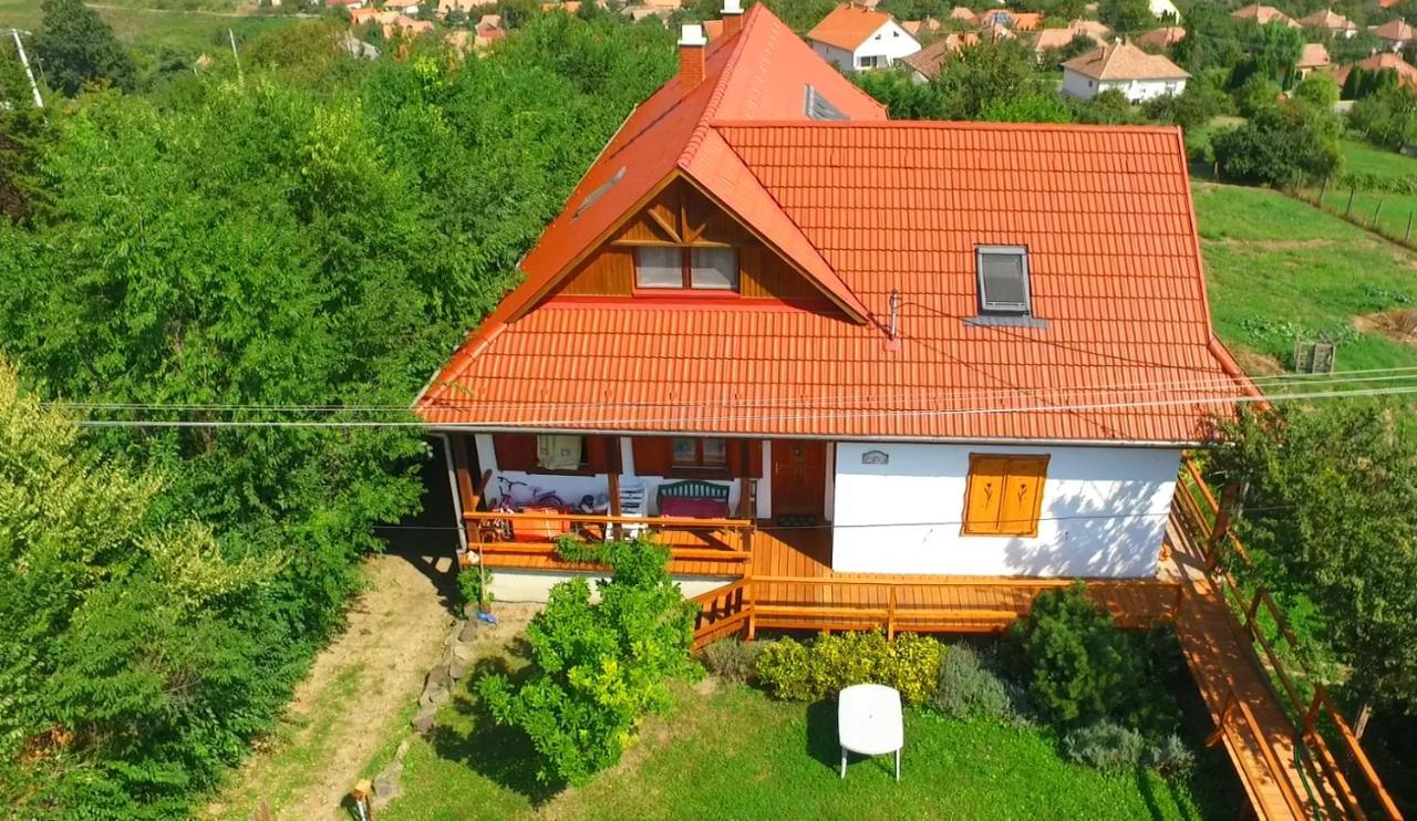 Kalaris Vendeghaz Apartment Hollókő Екстериор снимка