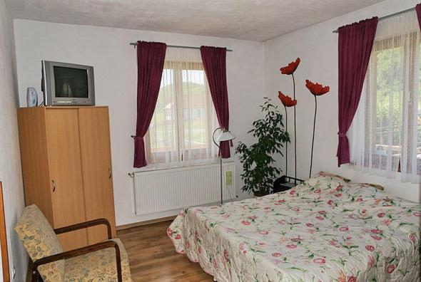 Kalaris Vendeghaz Apartment Hollókő Стая снимка