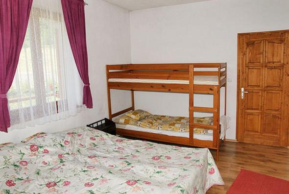 Kalaris Vendeghaz Apartment Hollókő Стая снимка